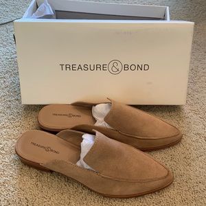 New Treasure & Bond brown suede slipper